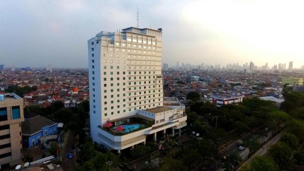 Grand Cempaka Business Hotel Yakarta Exterior foto