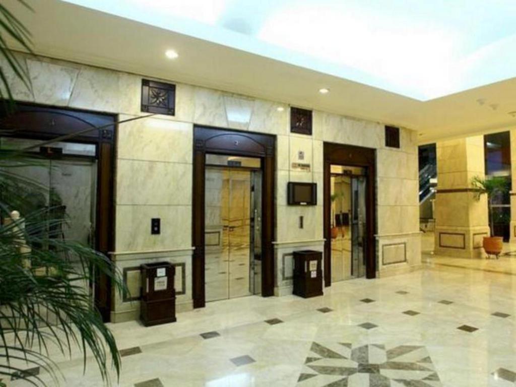 Grand Cempaka Business Hotel Yakarta Exterior foto