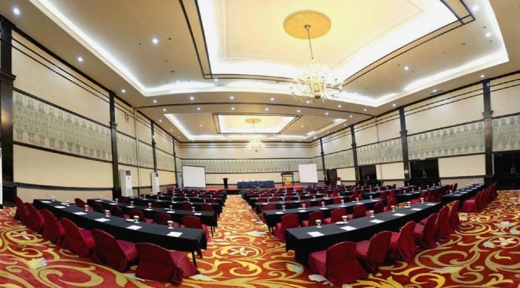 Grand Cempaka Business Hotel Yakarta Exterior foto